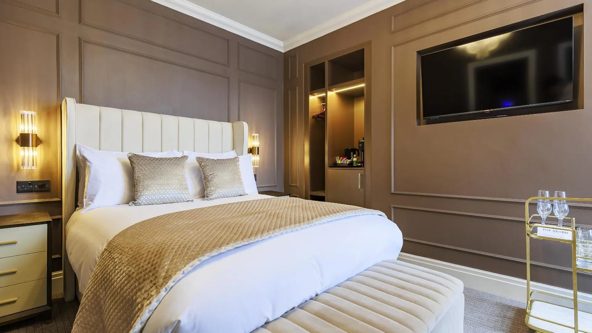 Hotel The Seven Chester