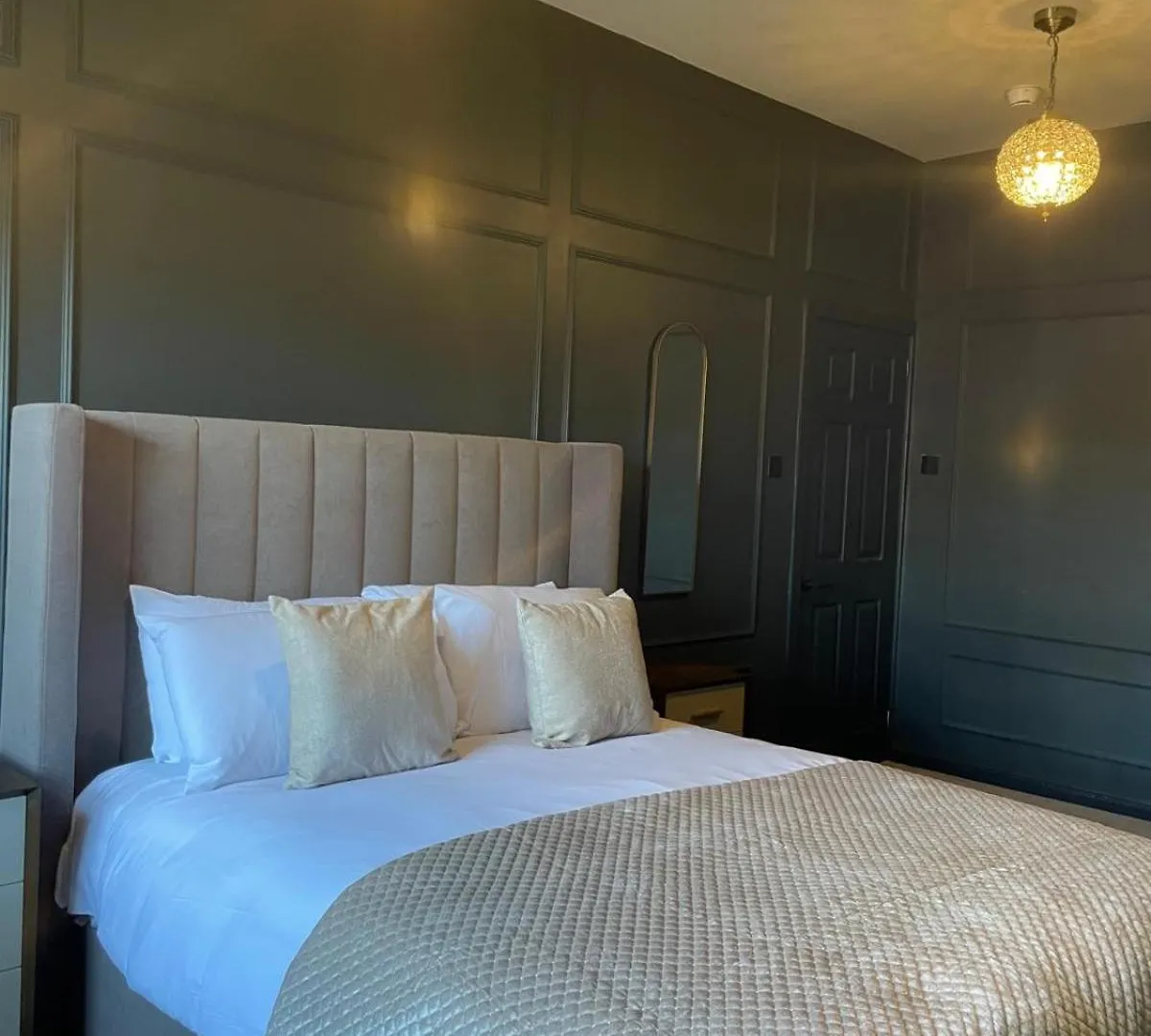Hotel The Seven Chester