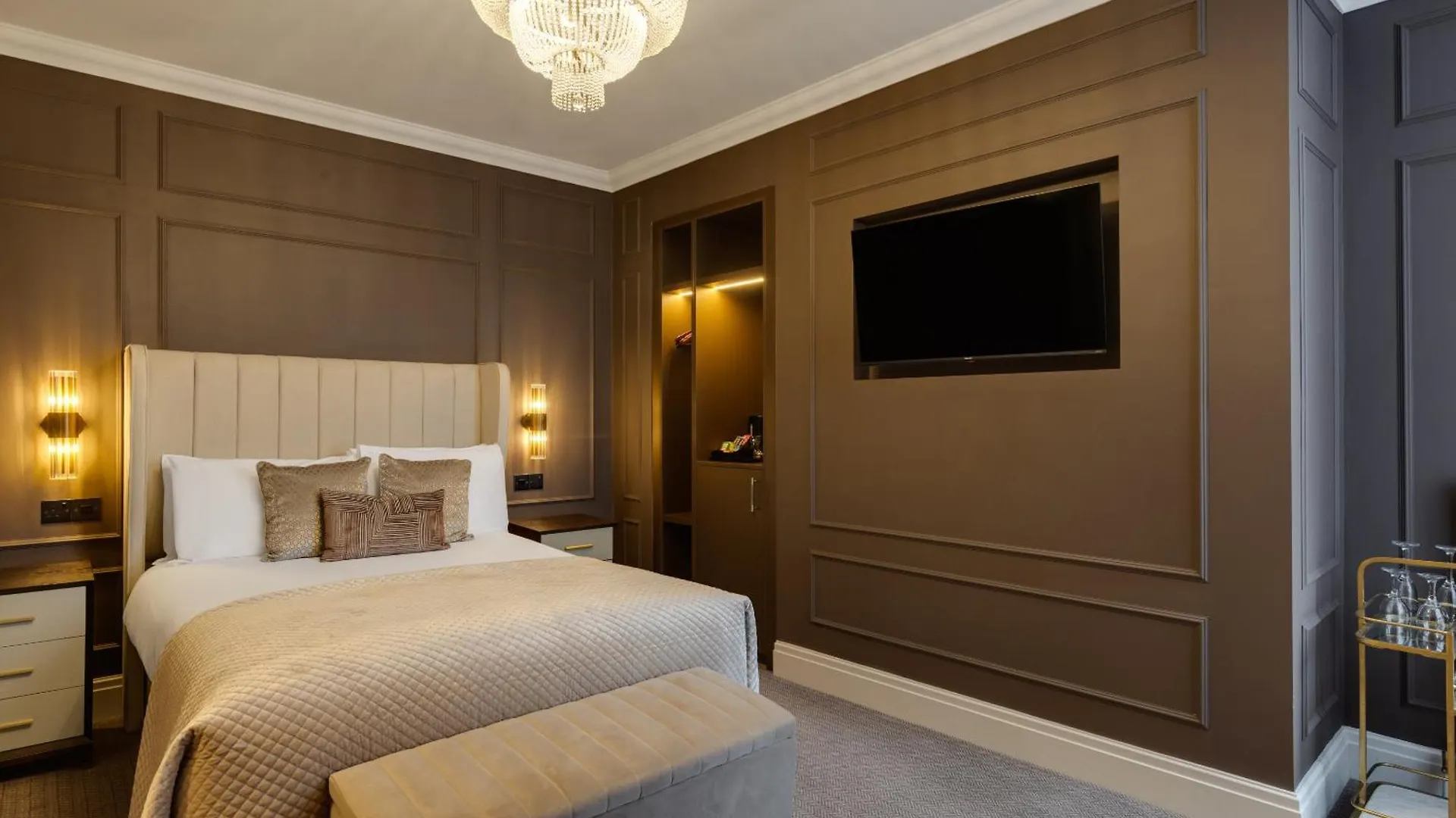 Hotel The Seven Chester