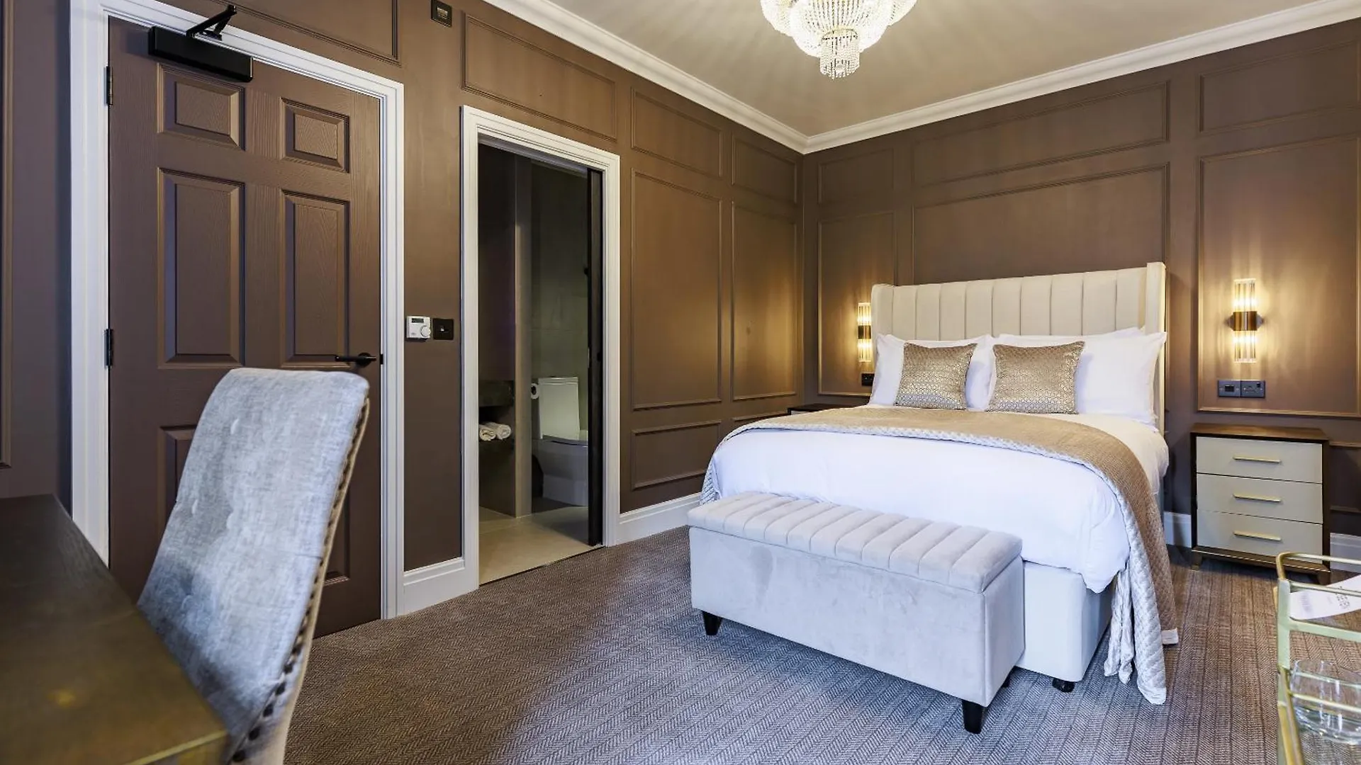 Hotel The Seven Chester